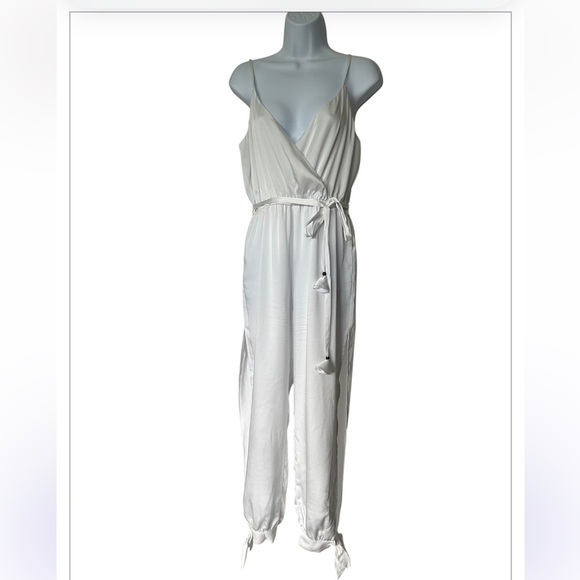 Lulu's Lovely As Can Be White Satin Surplice Jumpsuit Excellent Size M - Picture 3 of 9